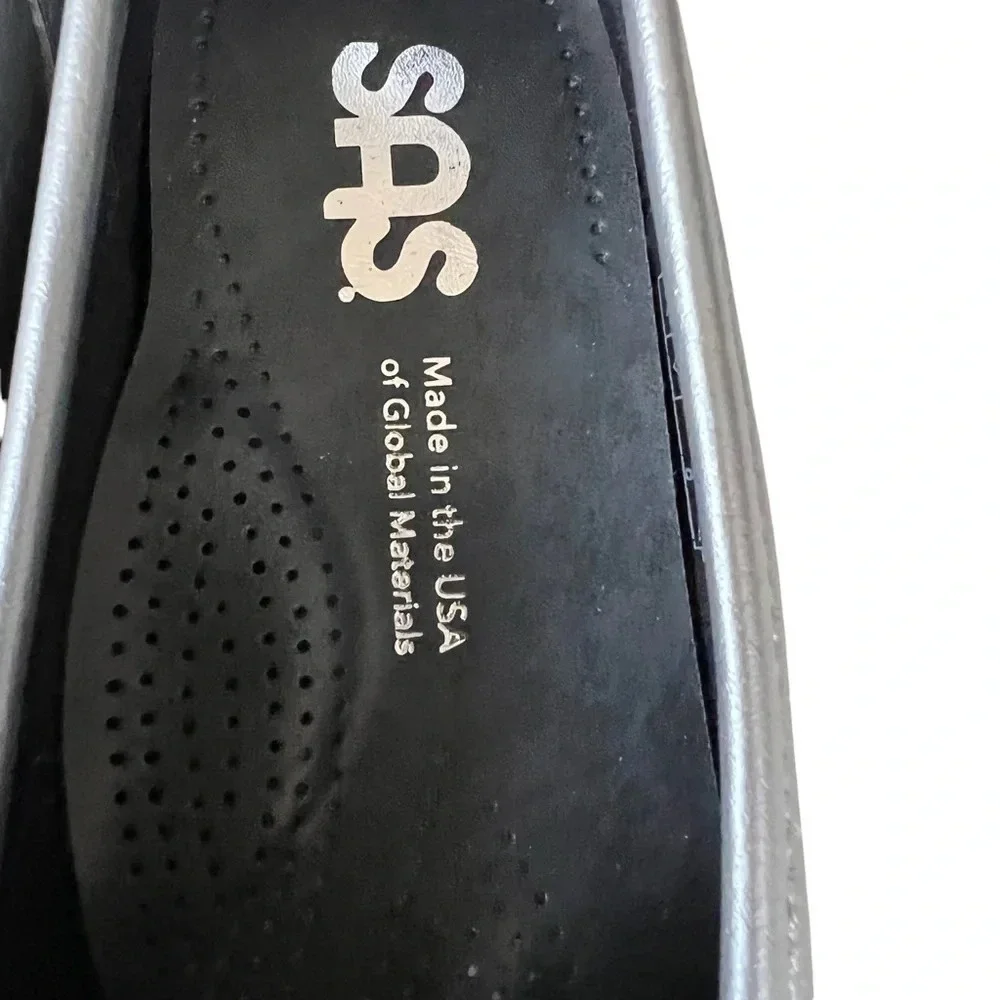 SAS metallic silver